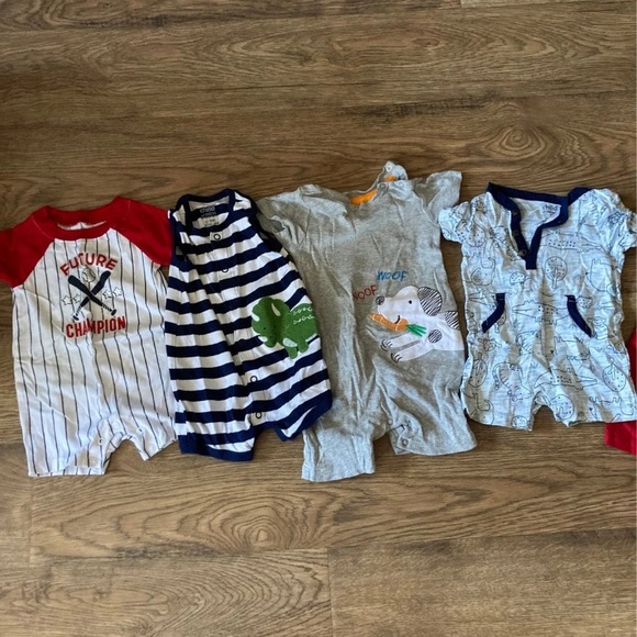 5 outfits for 0-3 months - Picture 3 of 4